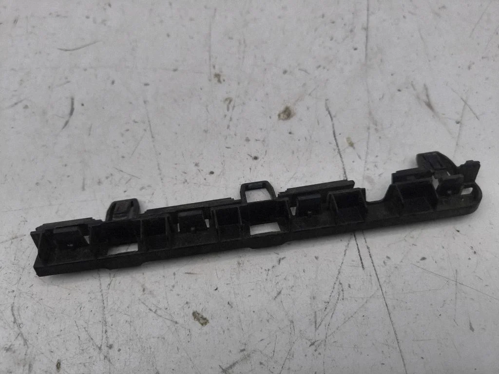 Sill supporting ledge 7184776