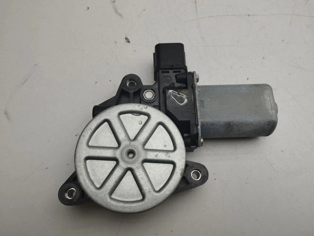 Sunroof motor/actuator – Tesla Model S (2012-)