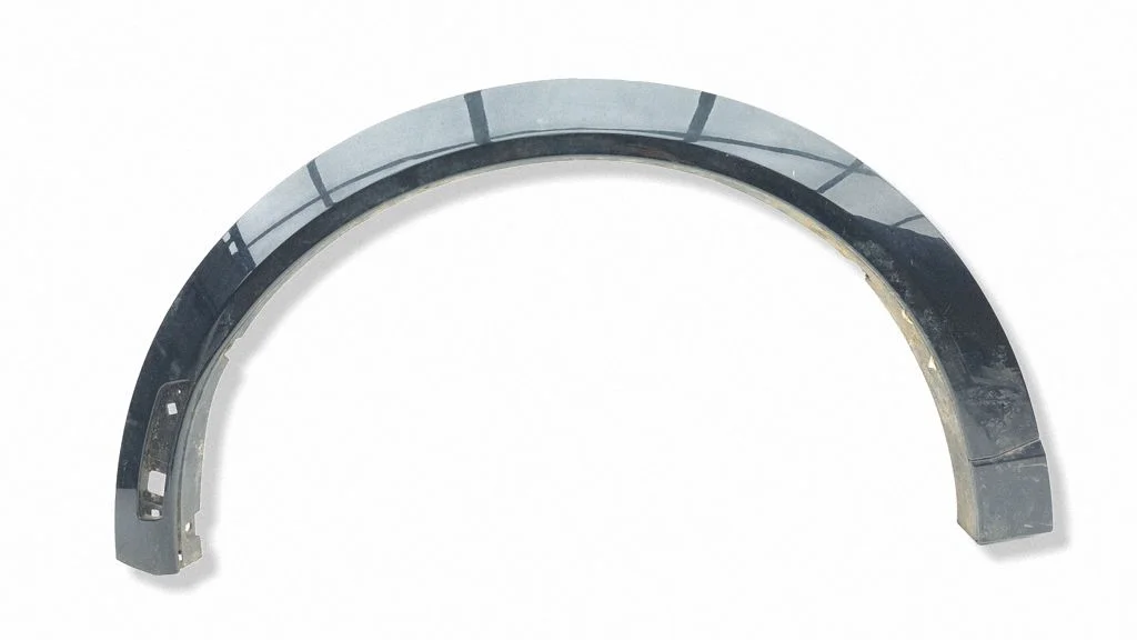 Rear arch trim LJ8BR286D02