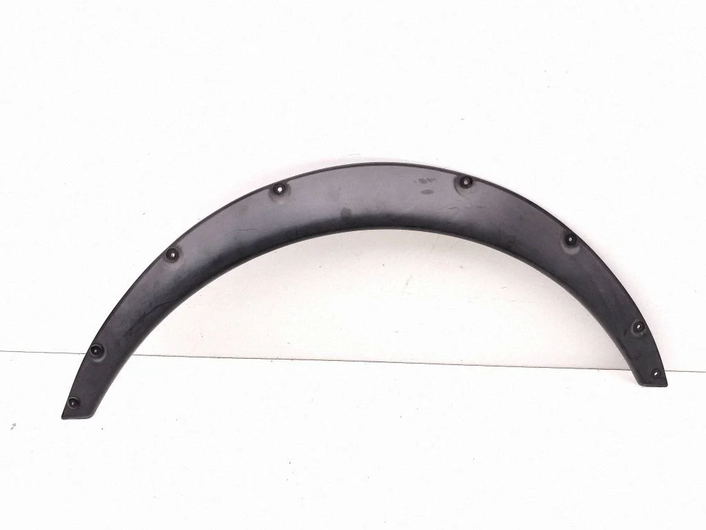 Rear arch trim – right