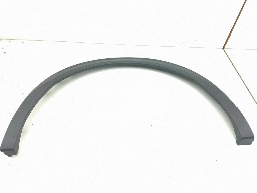 Rear arch trim 9825736580