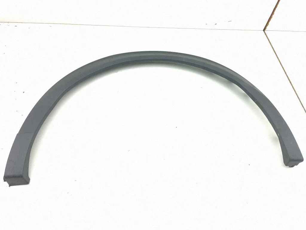 Rear arch trim 9825736780