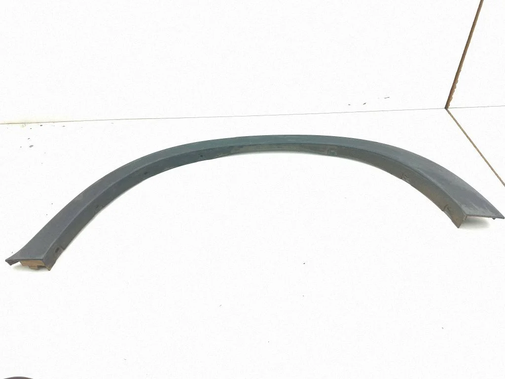Rear arch trim 5177715842504