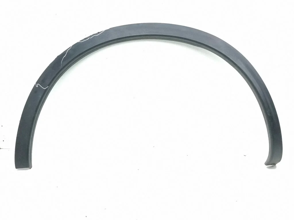Rear arch trim – left