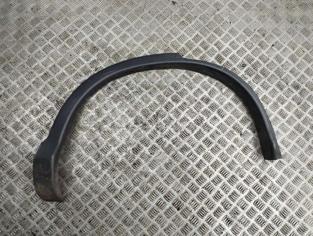 Rear arch trim 74410T1GE