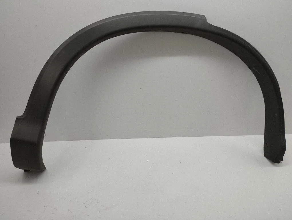 Rear arch trim – right