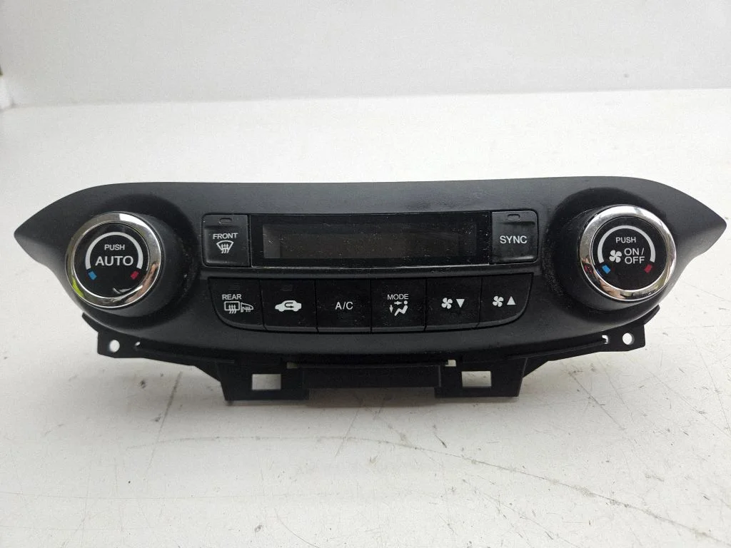 Panel sterowania klimatyzacją / nawiewem 79600T1GE614