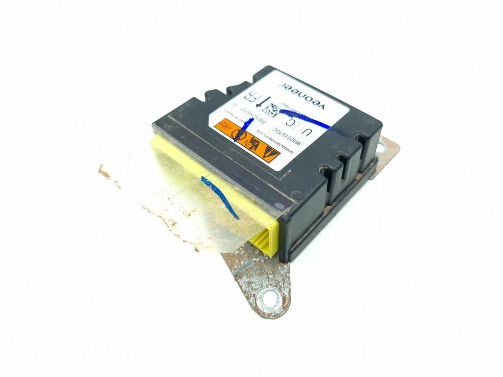 Drošības spilvenu vadības bloks 988206UT0C