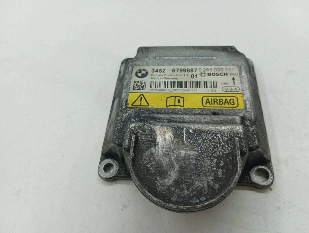 Drošības spilvenu vadības bloks 6799887