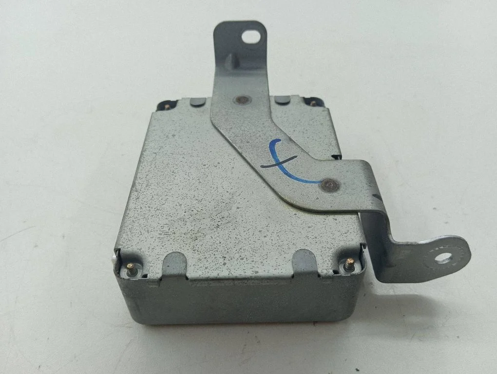 ABS control unit/module M05067650A