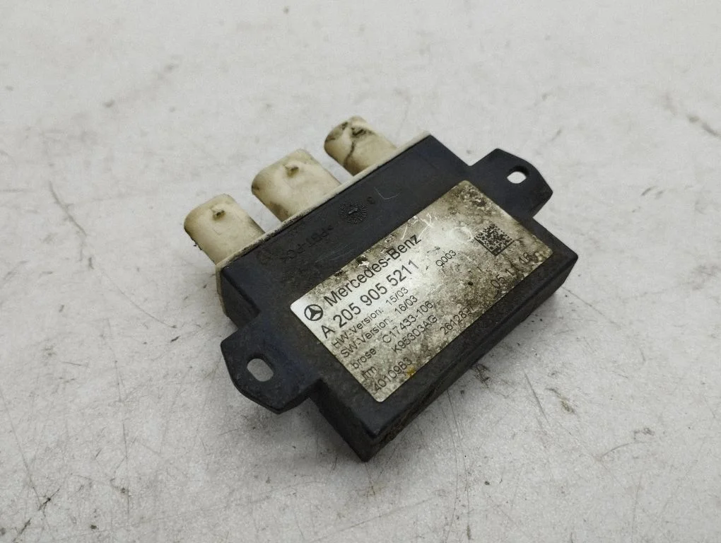 Tailgate/trunk control unit/module A2059055211