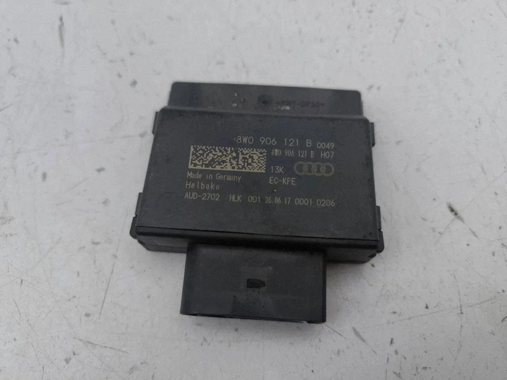 Degvielas sūkņa vadības bloks 8W0906121B