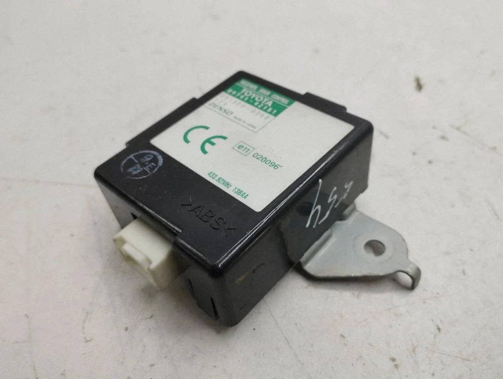Centrālās slēgšanas vadības bloks 8974142151