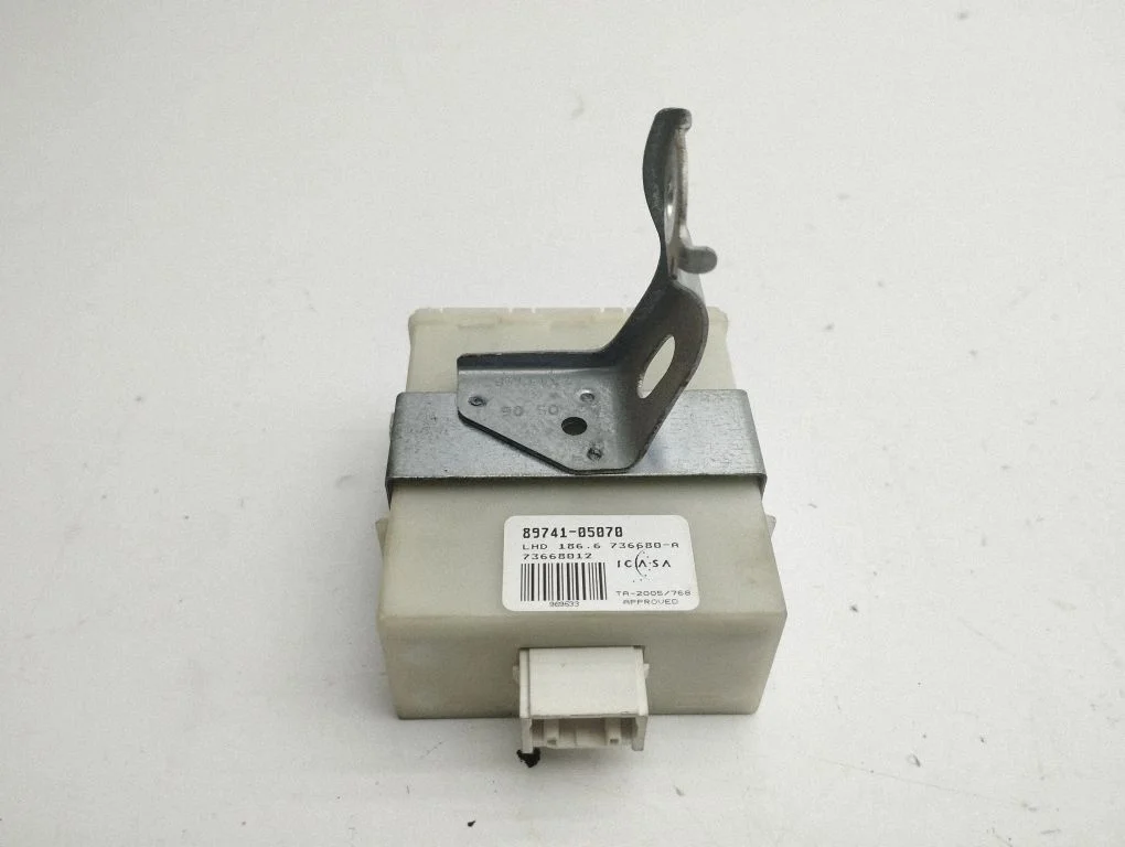Door central lock control unit/module 8974105070