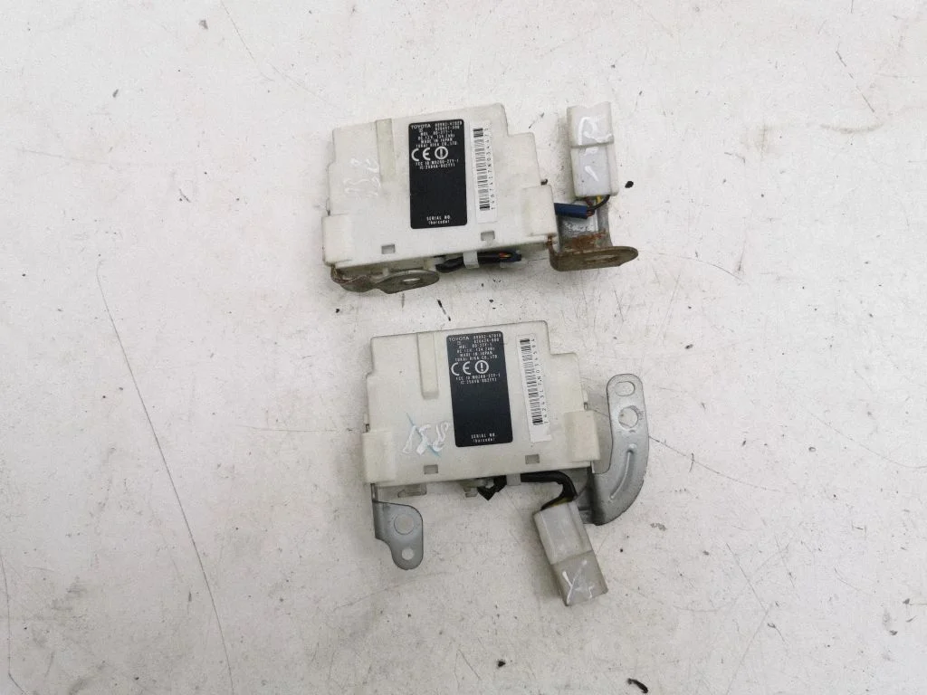 Door central lock control unit/module 8999247020