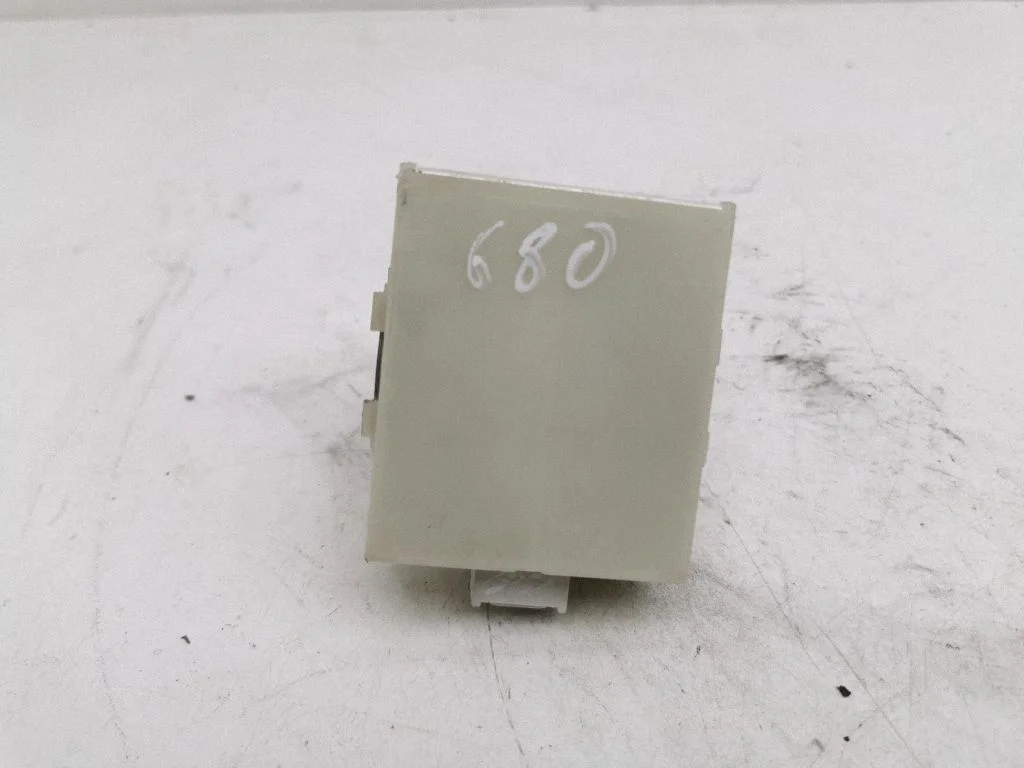 Centrālās slēgšanas vadības bloks 8974105070
