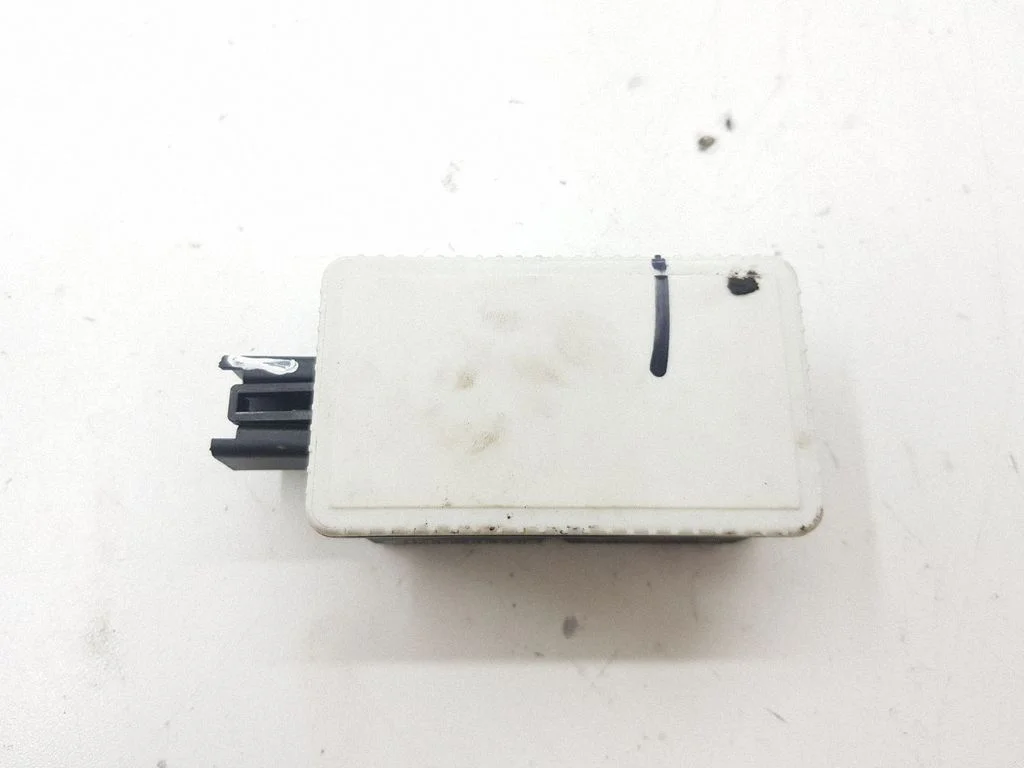 Door central lock control unit/module 31268992