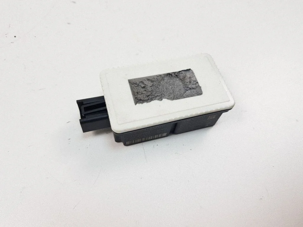 Centrālās slēgšanas vadības bloks 31252988