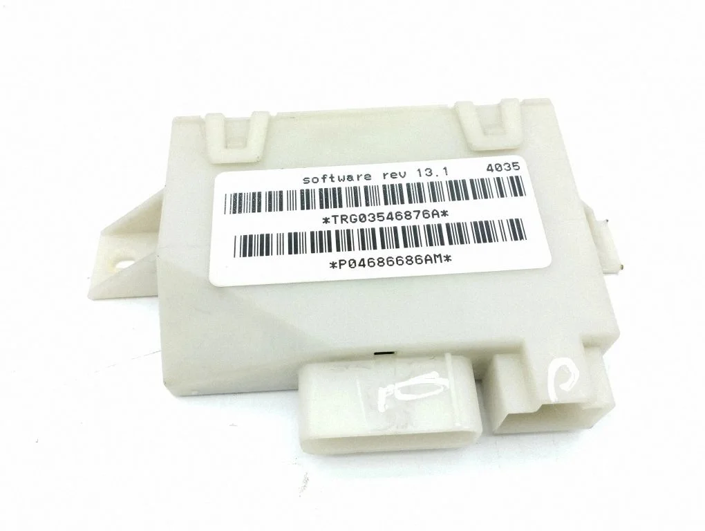 Door control unit/module P04686686AM