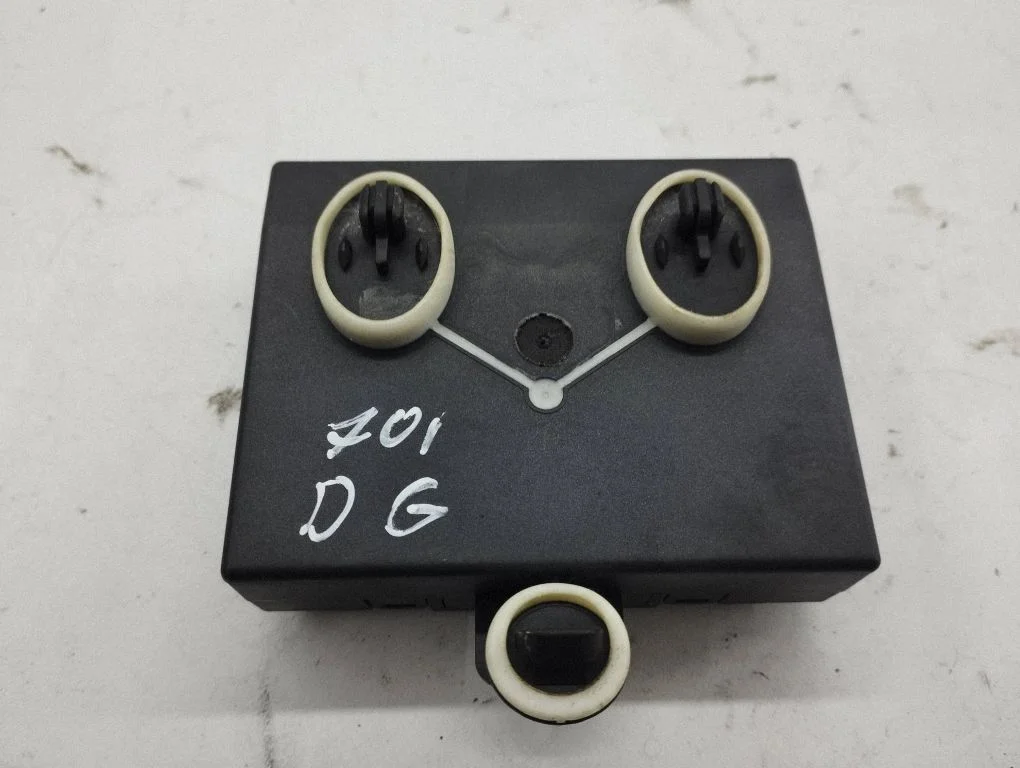 Durvju elektronikas vadības bloks 4G8959795E