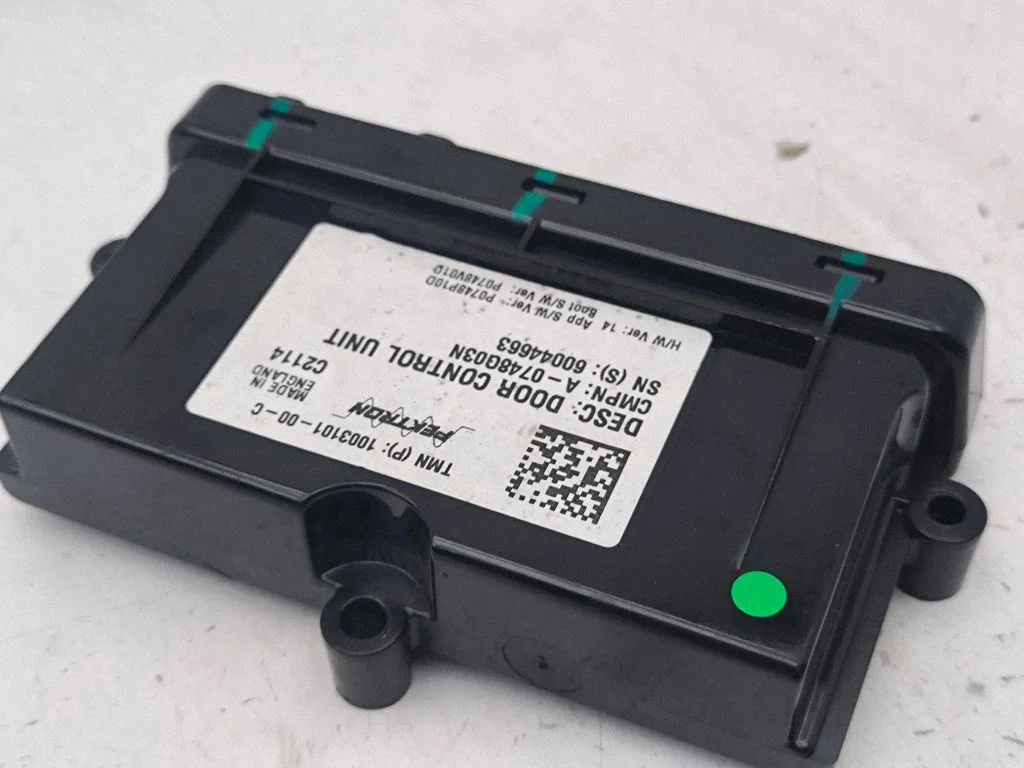 Door control unit/module – Tesla Model S (2012-)