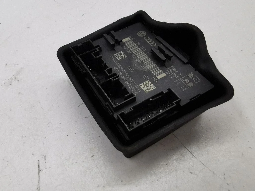 Durvju elektronikas vadības bloks 4G8959793J