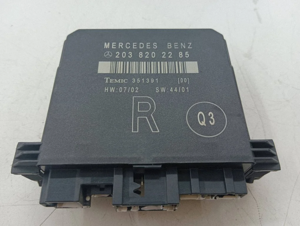 Door control unit/module – Mercedes-Benz C-Class W203 (2000-2007)