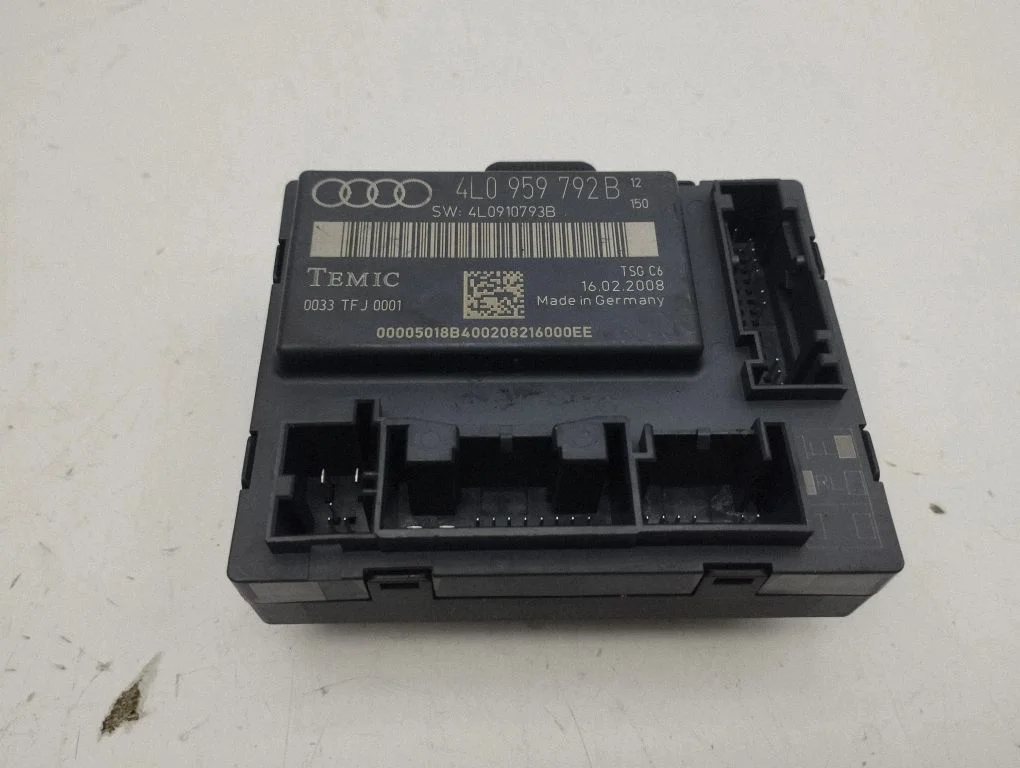 Door control unit/module – Audi Q7 4L (2005-2015)