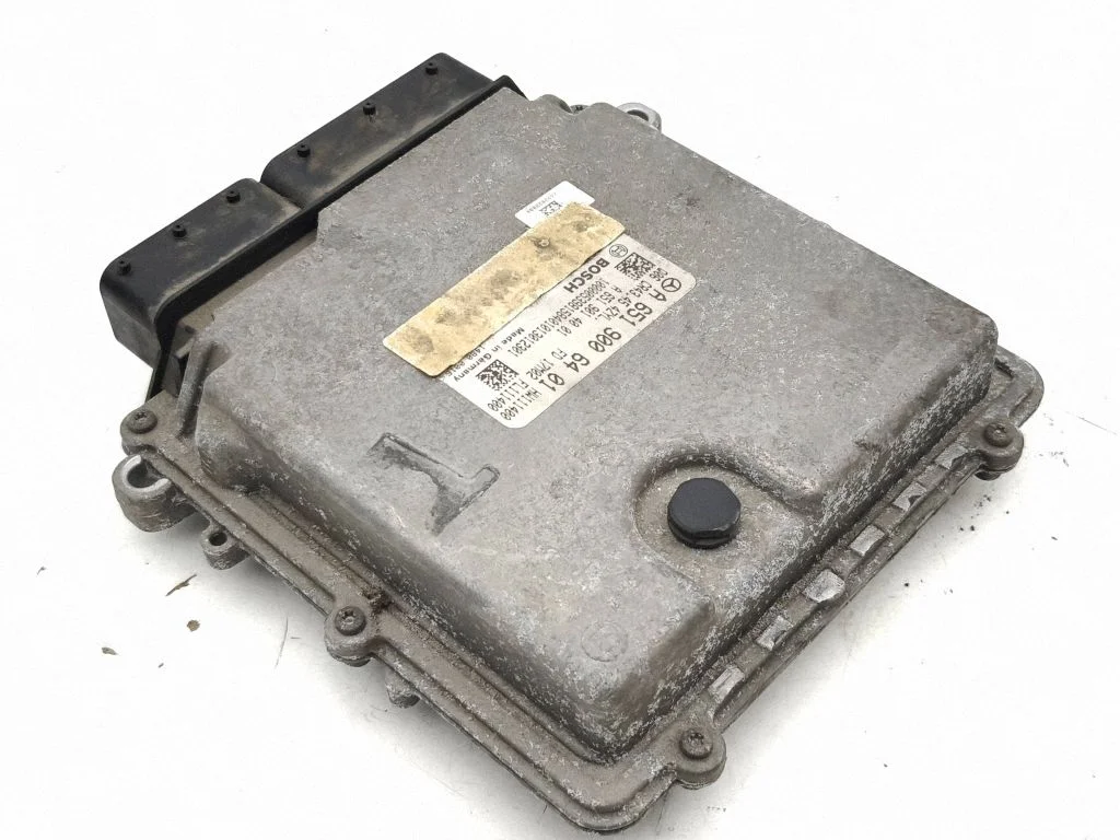 Dzinēja vadības bloks A6519006401