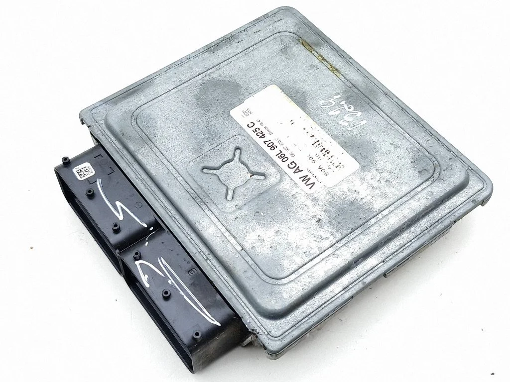 Dzinēja vadības bloks 06L907425C