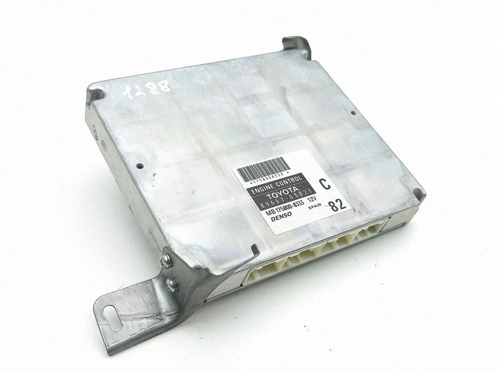 Dzinēja vadības bloks – Toyota Avensis T250 (2006-2009)
