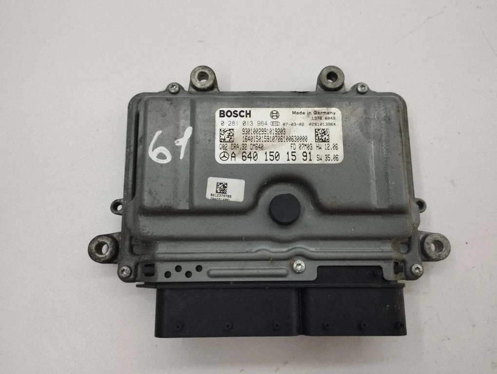 Dzinēja vadības bloks A6401501591