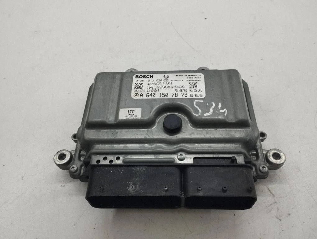 Dzinēja vadības bloks A6401507879