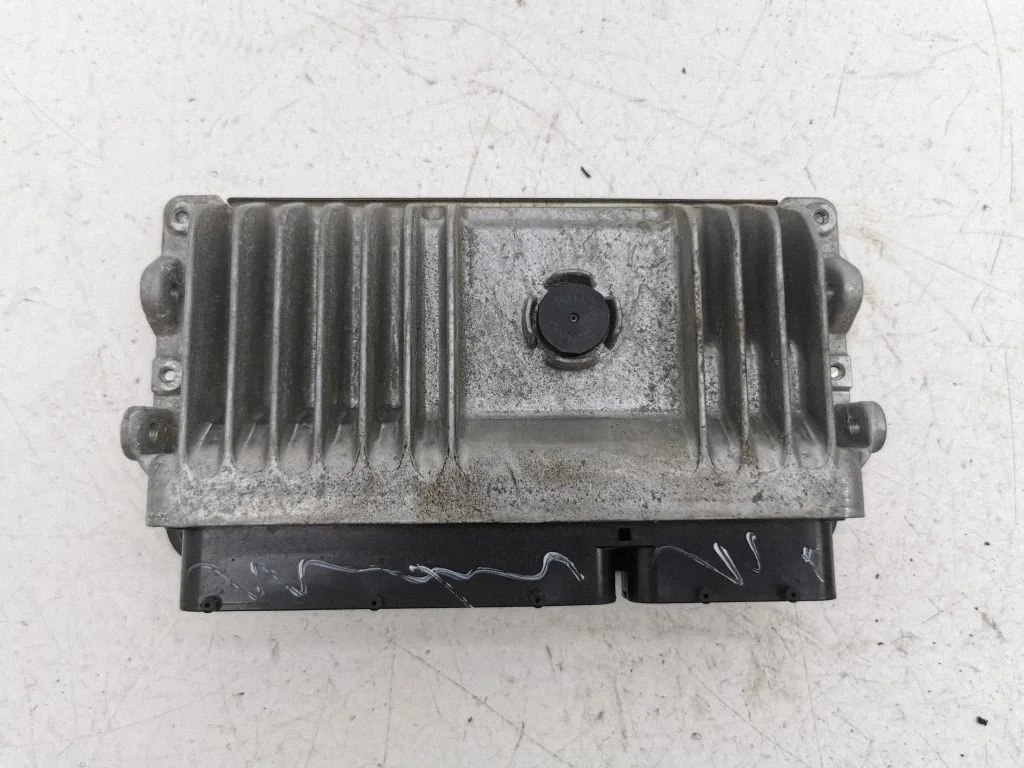 Dzinēja vadības bloks 89661F4320