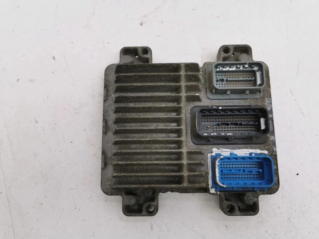 Dzinēja vadības bloks 12606398