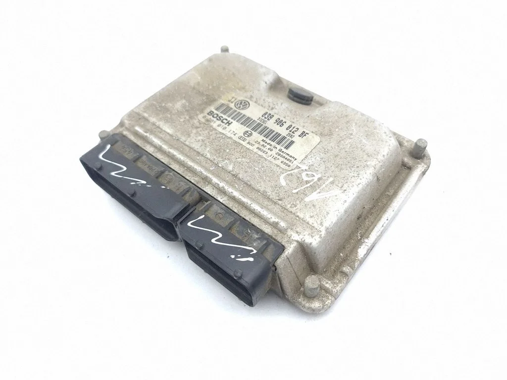 Dzinēja vadības bloks 038906012BF