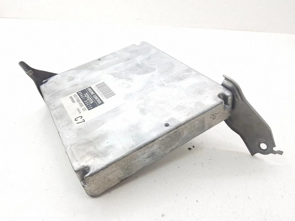 Dzinēja vadības bloks 8966105C72