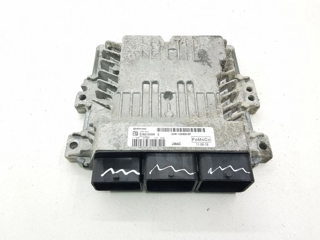 Dzinēja vadības bloks AV6112A650GF