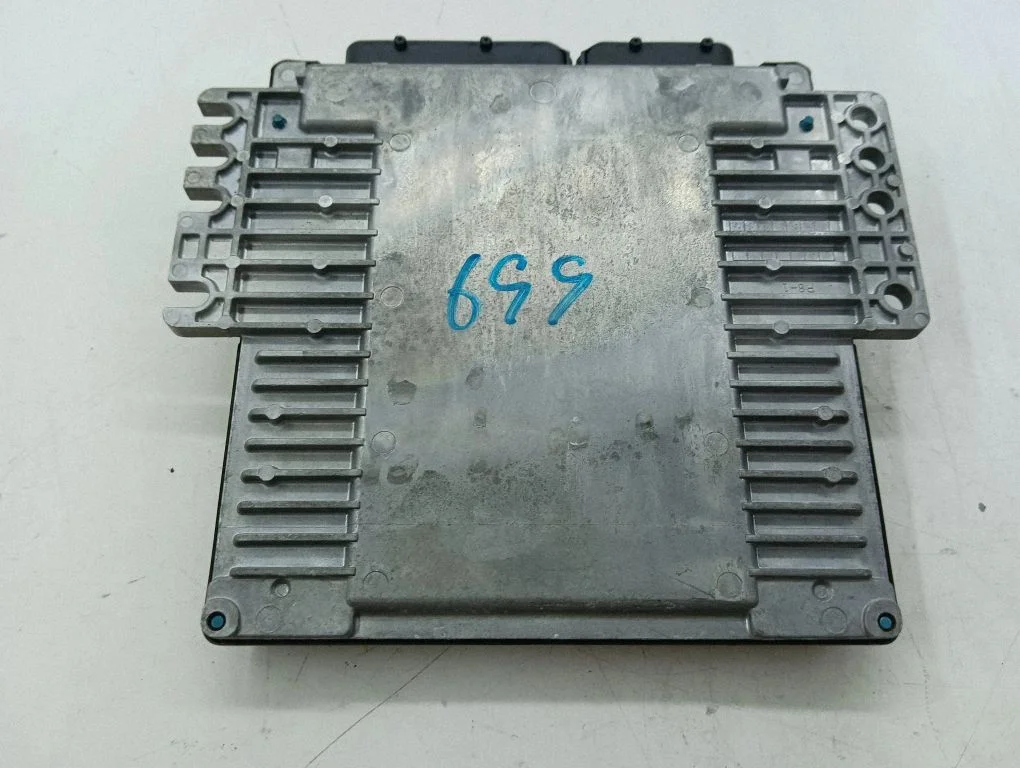 Engine control unit/module MEC65430C1
