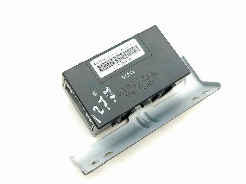Citi vadības bloki/moduļi 812893M01J110