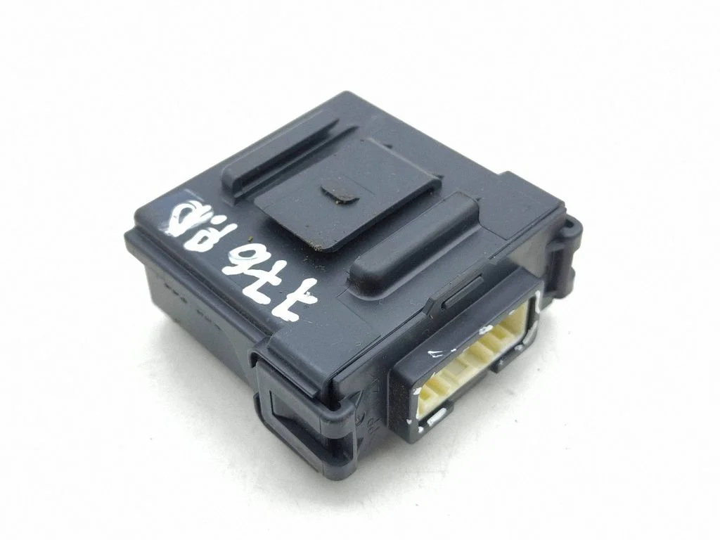 Pozostałe sterowniki i moduły 476A04HK0A