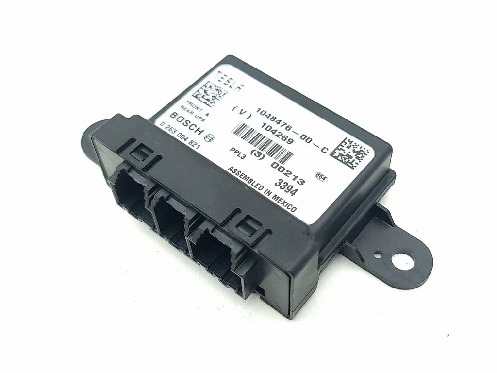 Sterownik czujników parkowania (PDC) 104847600C