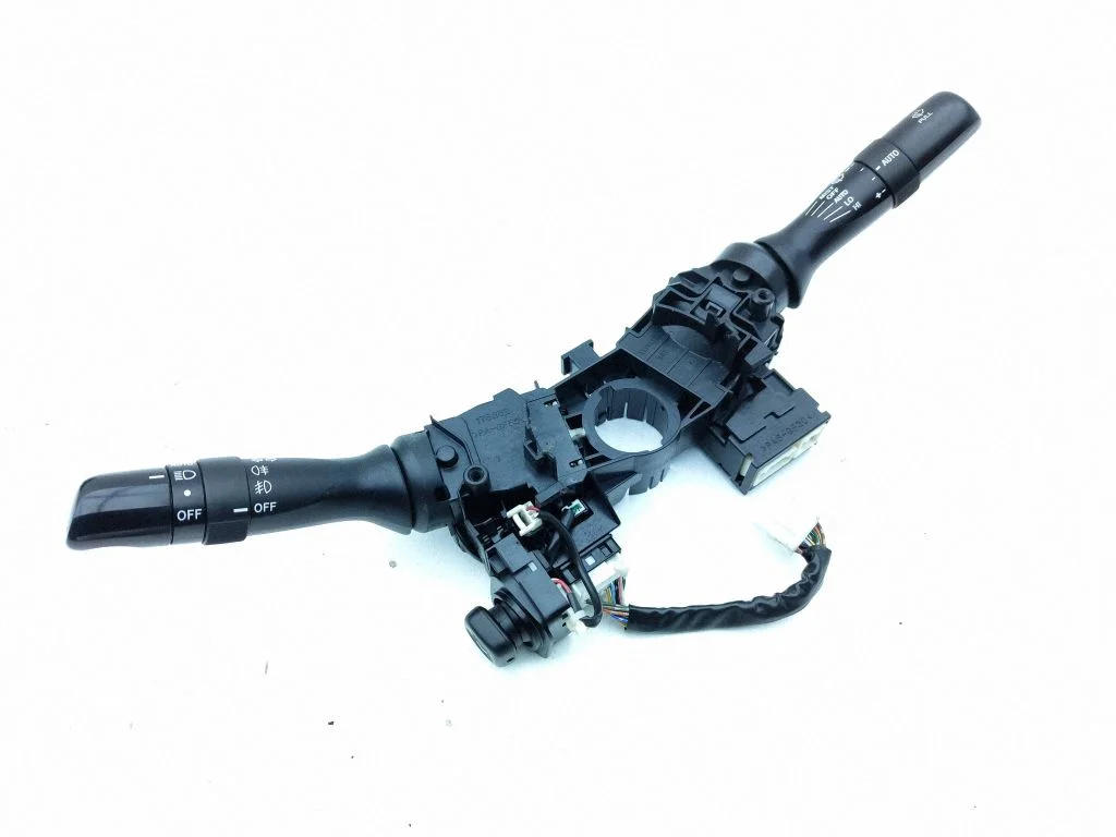 Sviru komplekts – Lexus IS 220D-250-350 (2006-2013)