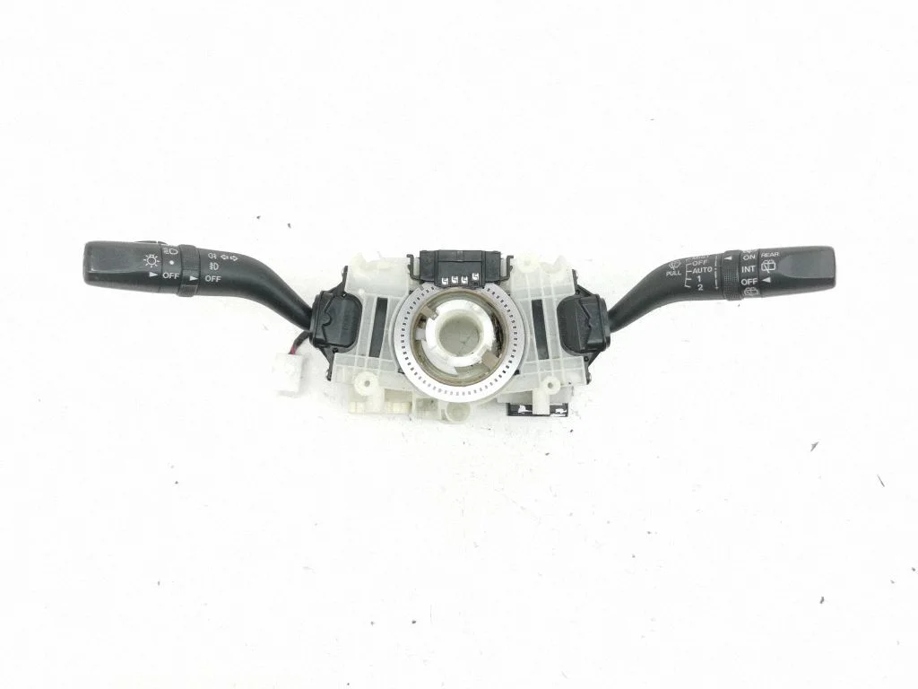 Wiper turn signal indicator stalk/switch EH7117G701
