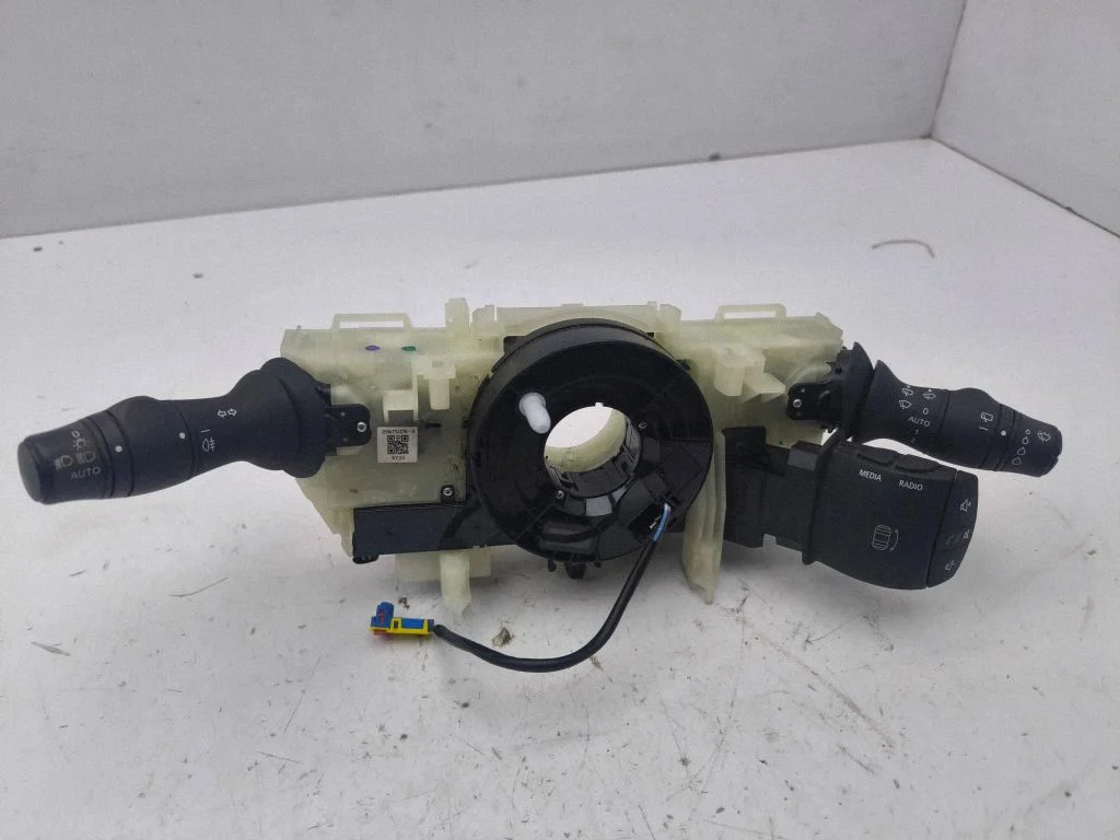 Sviru komplekts 255673247R