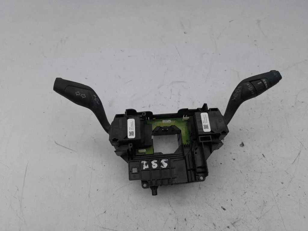 Wiper turn signal indicator stalk/switch AV6T13335AD