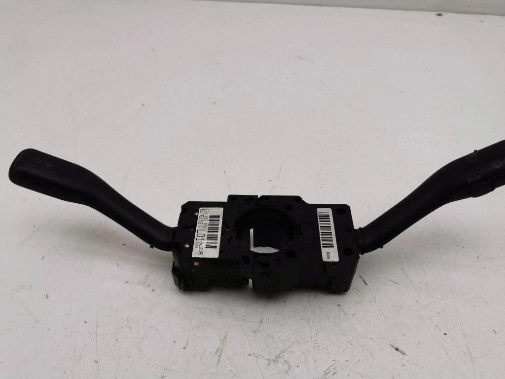Sviru komplekts 8L0953513G