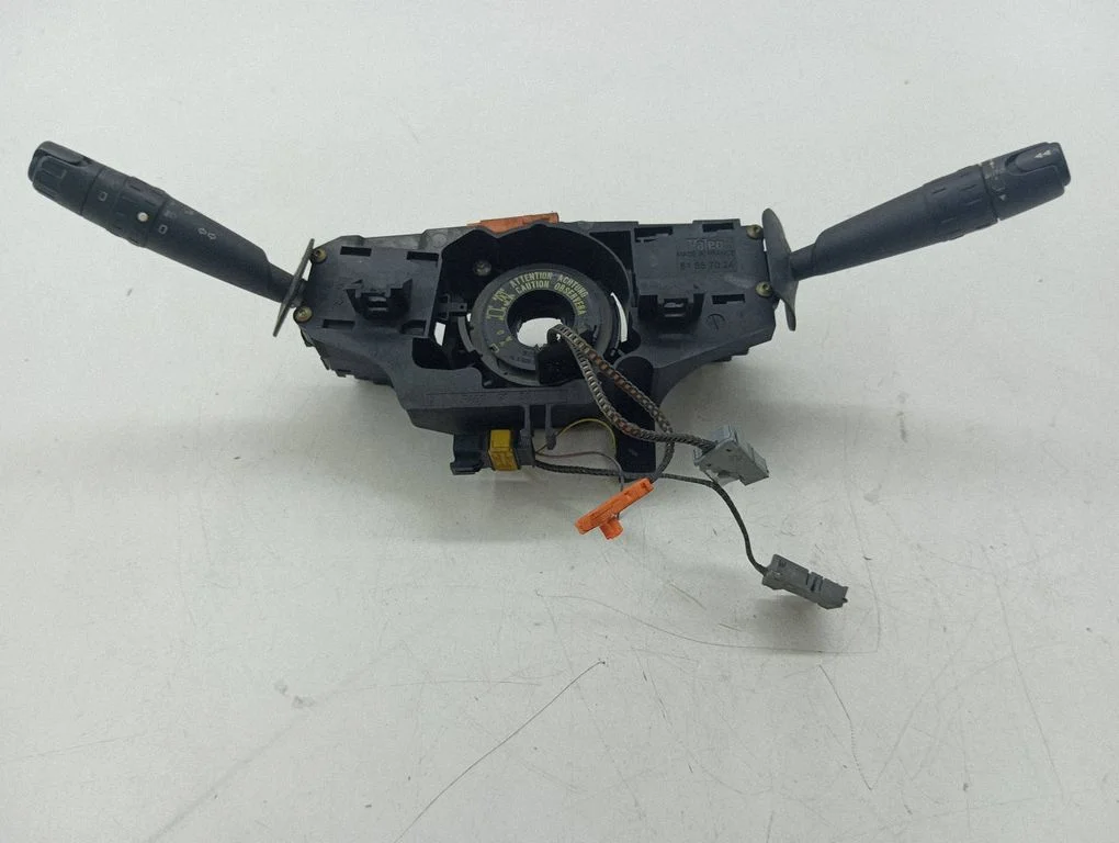 Wiper turn signal indicator stalk/switch 61557024