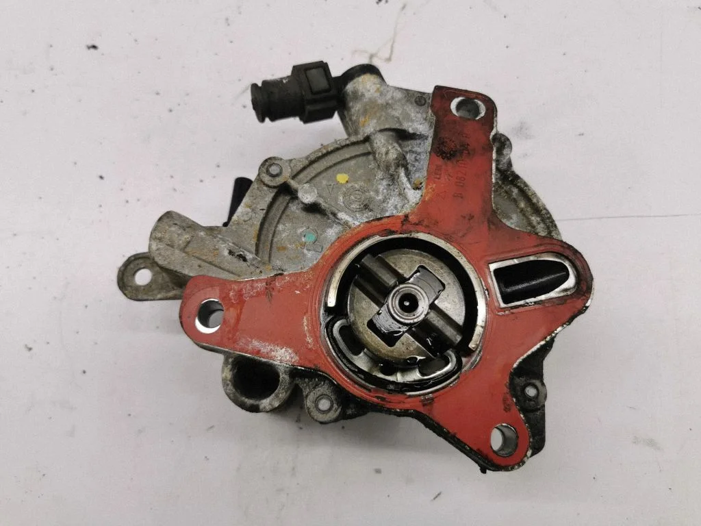 Vacuum pump 9673836180