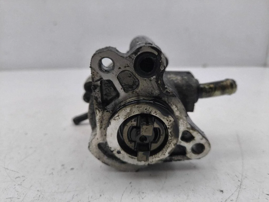 Vacuum pump – Toyota Matrix (E130) (2001-2008)